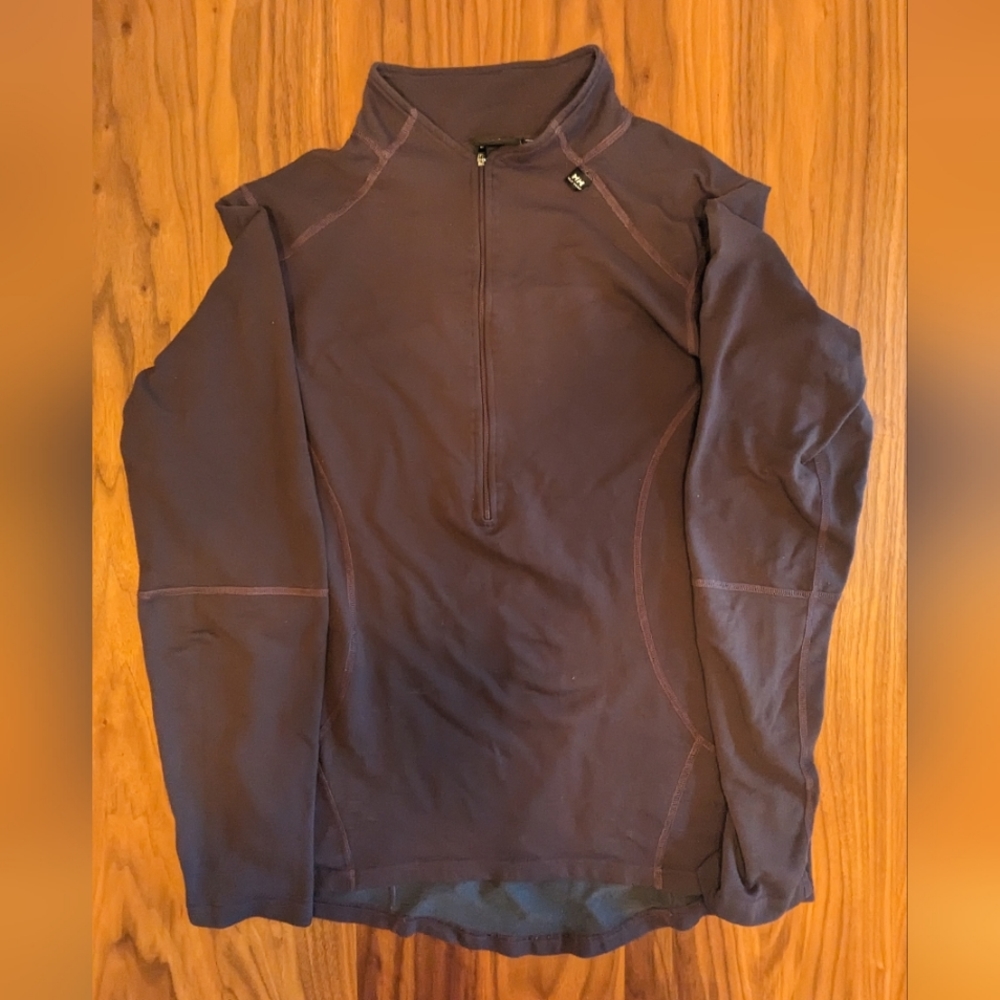 Woman's Helly Hansen long sleeve sweater, size L